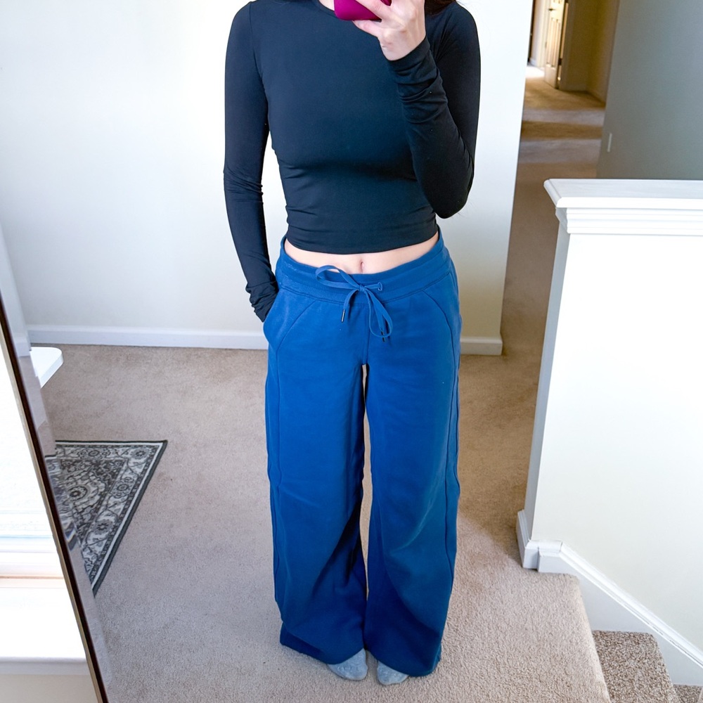 Lululemon Scuba Mid-Rise Wide-Leg Pant
